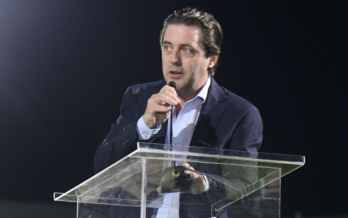 Ignacio Alonso en la presentación de la Ciudad Deportiva del Deportivo LS encabezado por Luis Suárez.