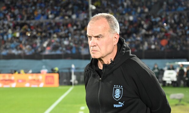 Marcelo Bielsa, director técnico de Uruguay, durante el partido por Eliminatorias frente a Bolivia.