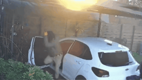 Rapiñeros del BROU de Pando intentaron robar auto en Barrios Blancos.