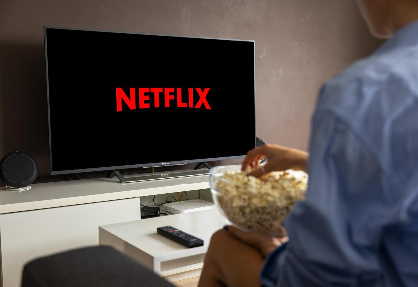 Persona mirando Netflix.