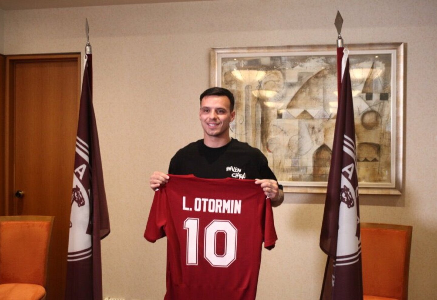 Leandro Otormín dejó Liverpool y firmó con Larissa, el equipo griego