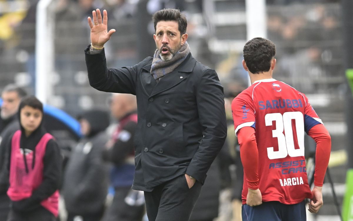 Jorge Bava durante el partido entre Danubio y Nacional en Jardines del Hipódromo.