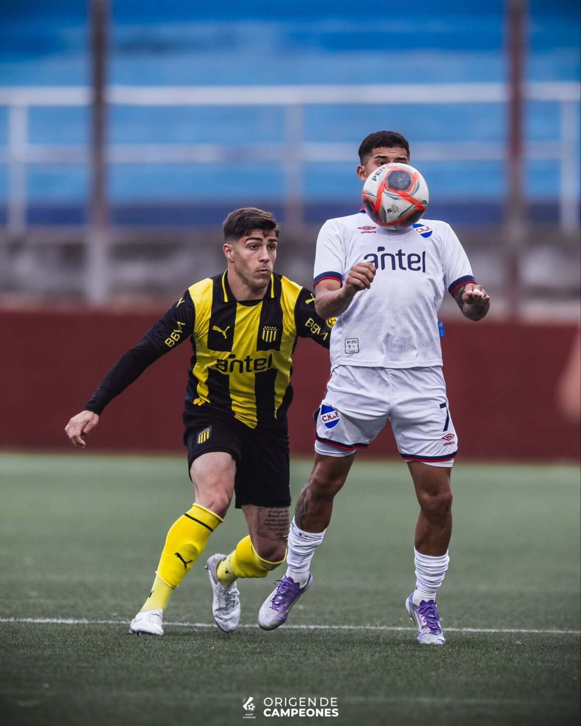 Peñarol ganó el clásico de Tercera División ante Nacional.