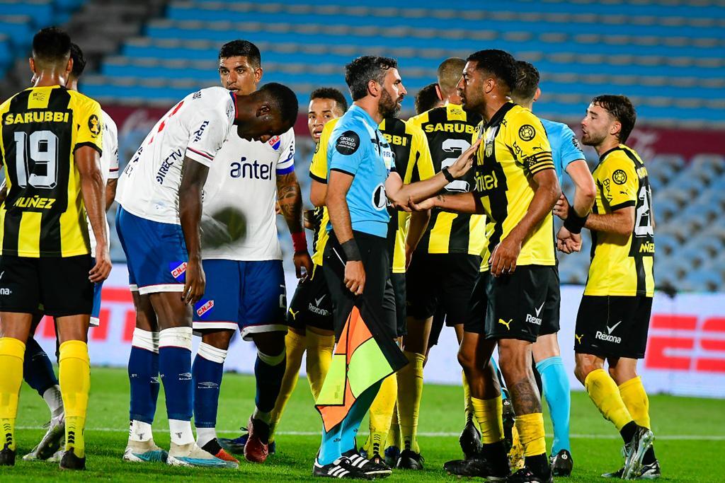 Clásico entre Peñarol y Nacional por la Serie Río de la Plata