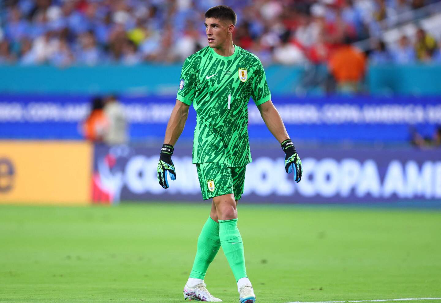 Sergio Rochet, arquero de Uruguay en la Copa América jugando frente a Panamá.