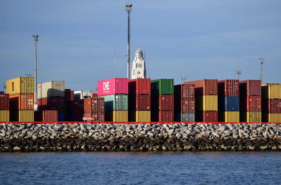 Contenedores en puerto de Montevideo