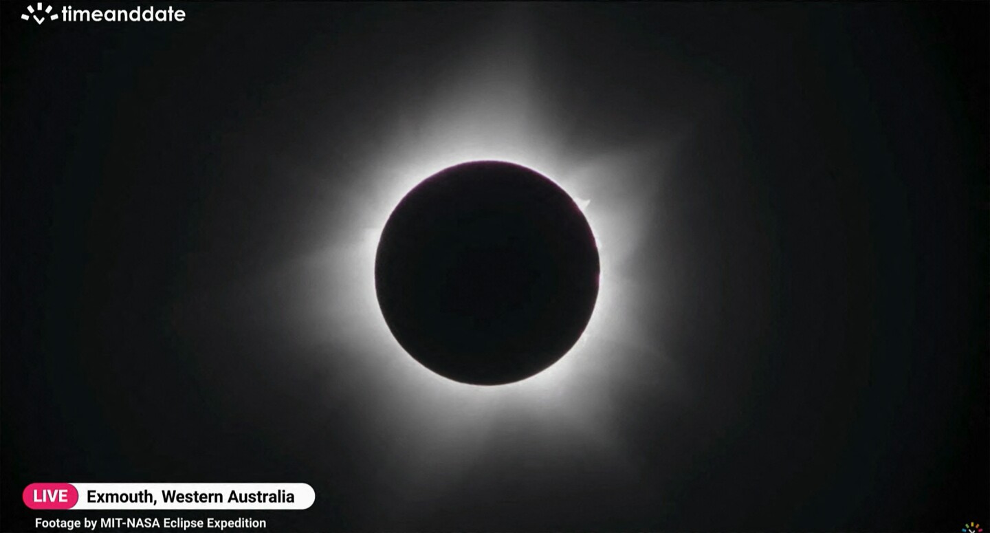 eclipse solar hibrido australia.jpg
