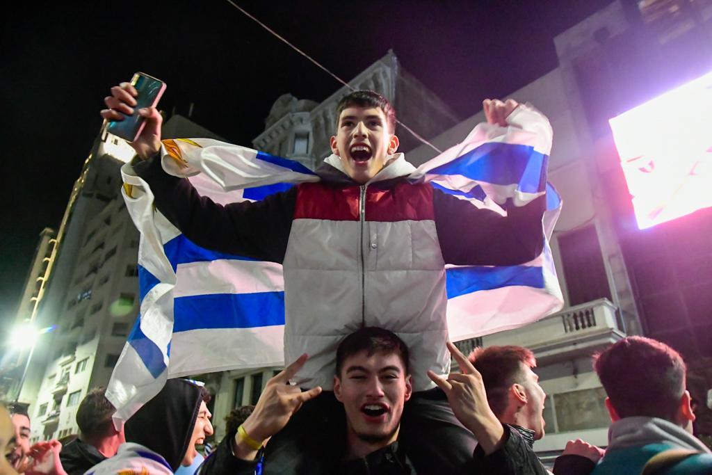 Muchos niños celebraron con su familia que el triunfo de Uruguay campeón del mundo con la Sub 20.
