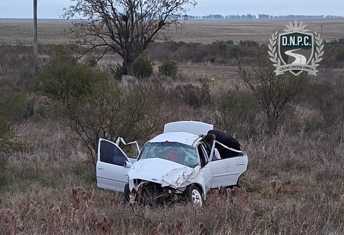 Fatal vuelco en Artigas: murió un hombre de 54 años y hay tres heridos