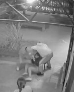 Policía argentina siendo asaltada en Villa Madero, La Matanza.