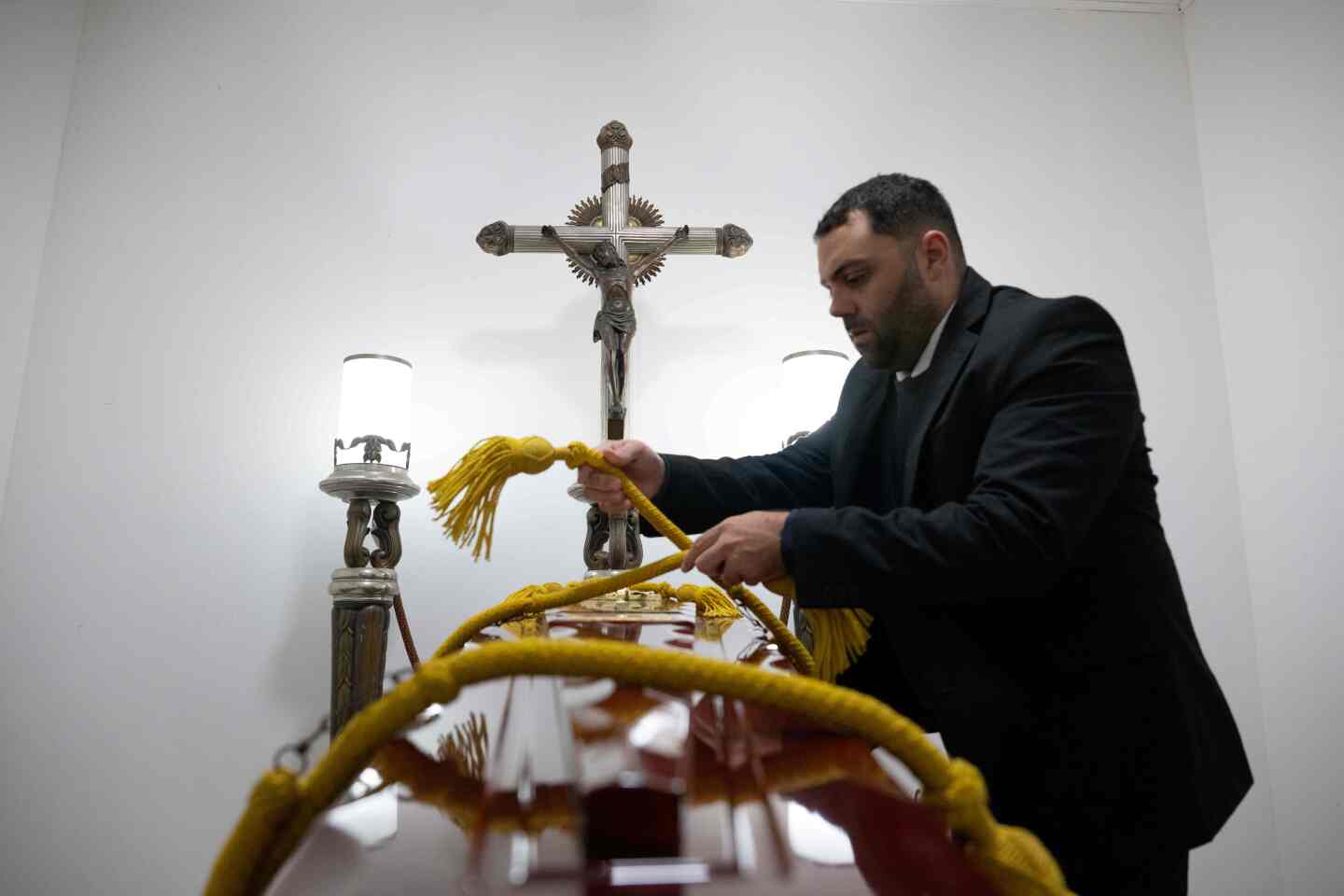 Pablo Castro de en la empresa funeraria Etchemendy,