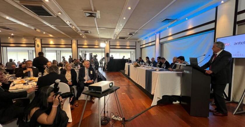 Ministro Mattos en su disertación.