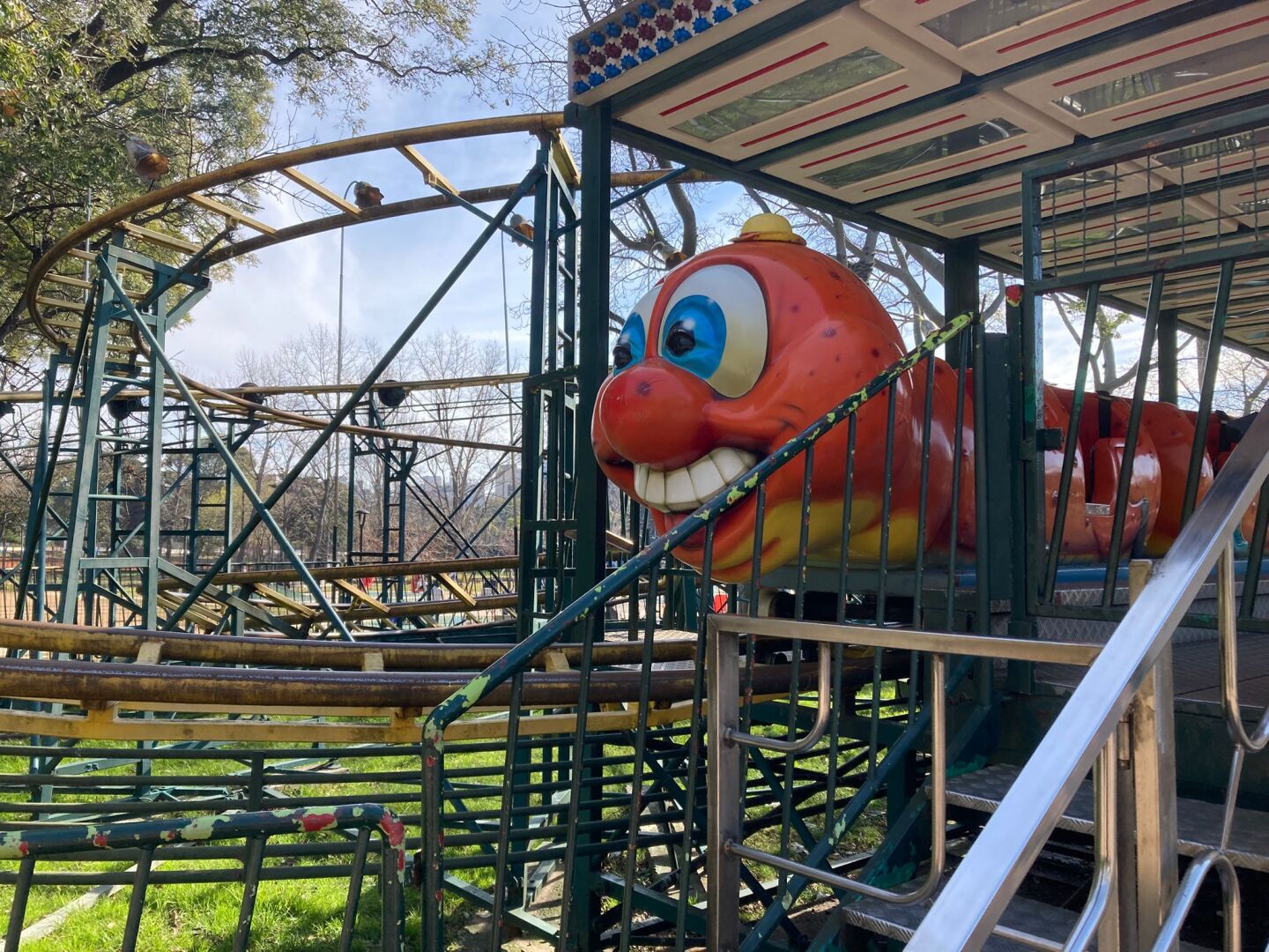 Juego Gusano manzana en el Parque Rodó. Foto: Nicolás Pereyra
