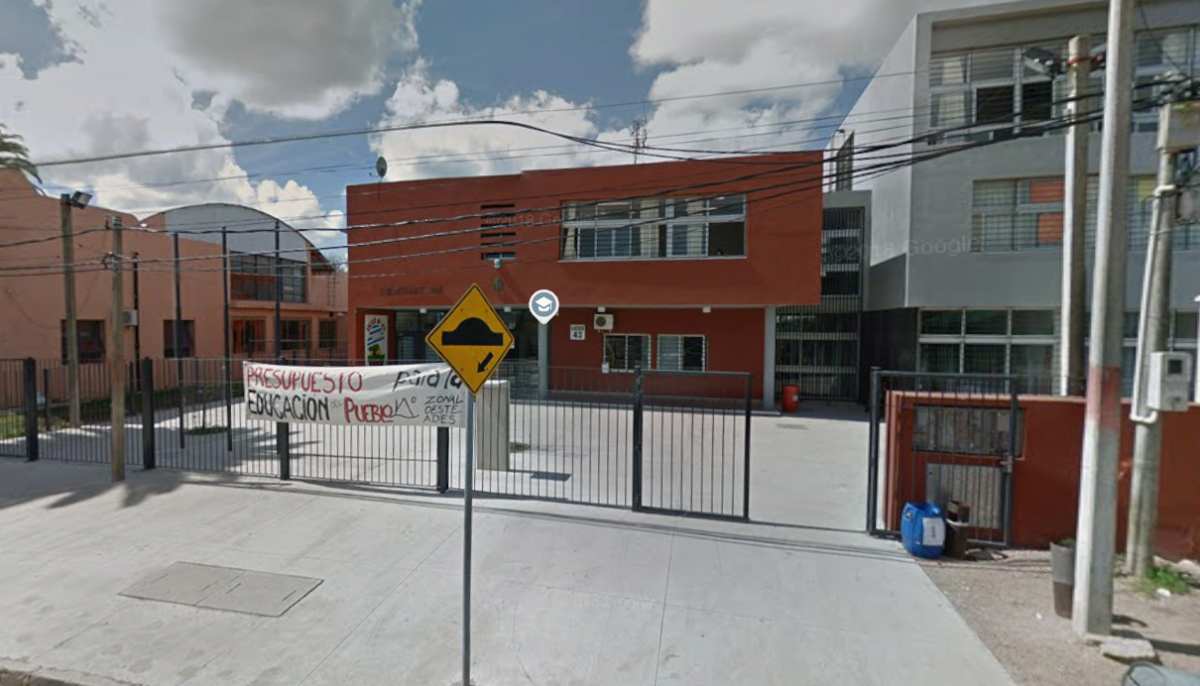 Liceo 43 de Rincón del Cerro debió suspender las clases luego de que un padre amenazara con "regalar tiros"