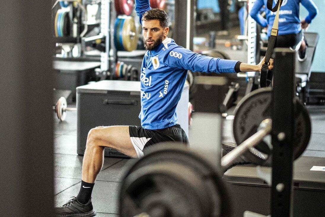 Rodrigo Bentancur entrena en el gimnasio del Complejo Celeste.