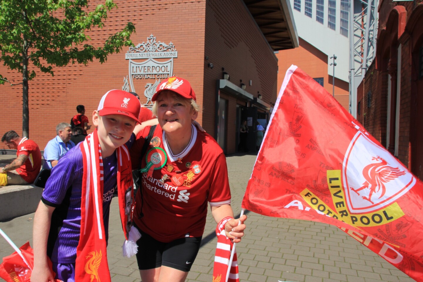 En los alrededores de Anfield apoyaron a Darwin Núñez.