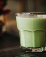 Jugo verde de frutas y verduras