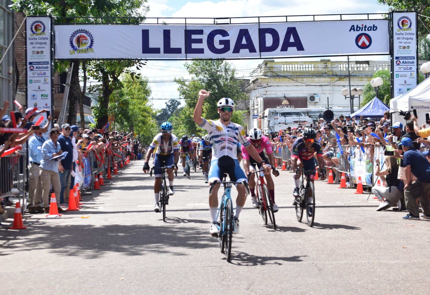 Leonel Rodríguez (Cerro Largo) gana en Tacuarembó la quinta etapa de la Vuelta Ciclista 2024