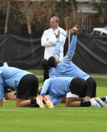 Diego "Ruso" Pérez trabajando con la selección de Uruguay Sub 20