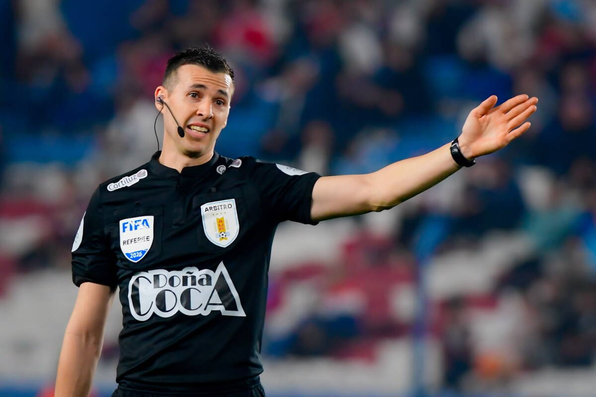 Andrés Matonte, el árbitro del partido entre Nacional y Wanderers en el Gran Parque Central.