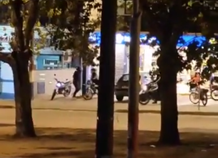 Robo piraña en farmacia de Avenida Italia.