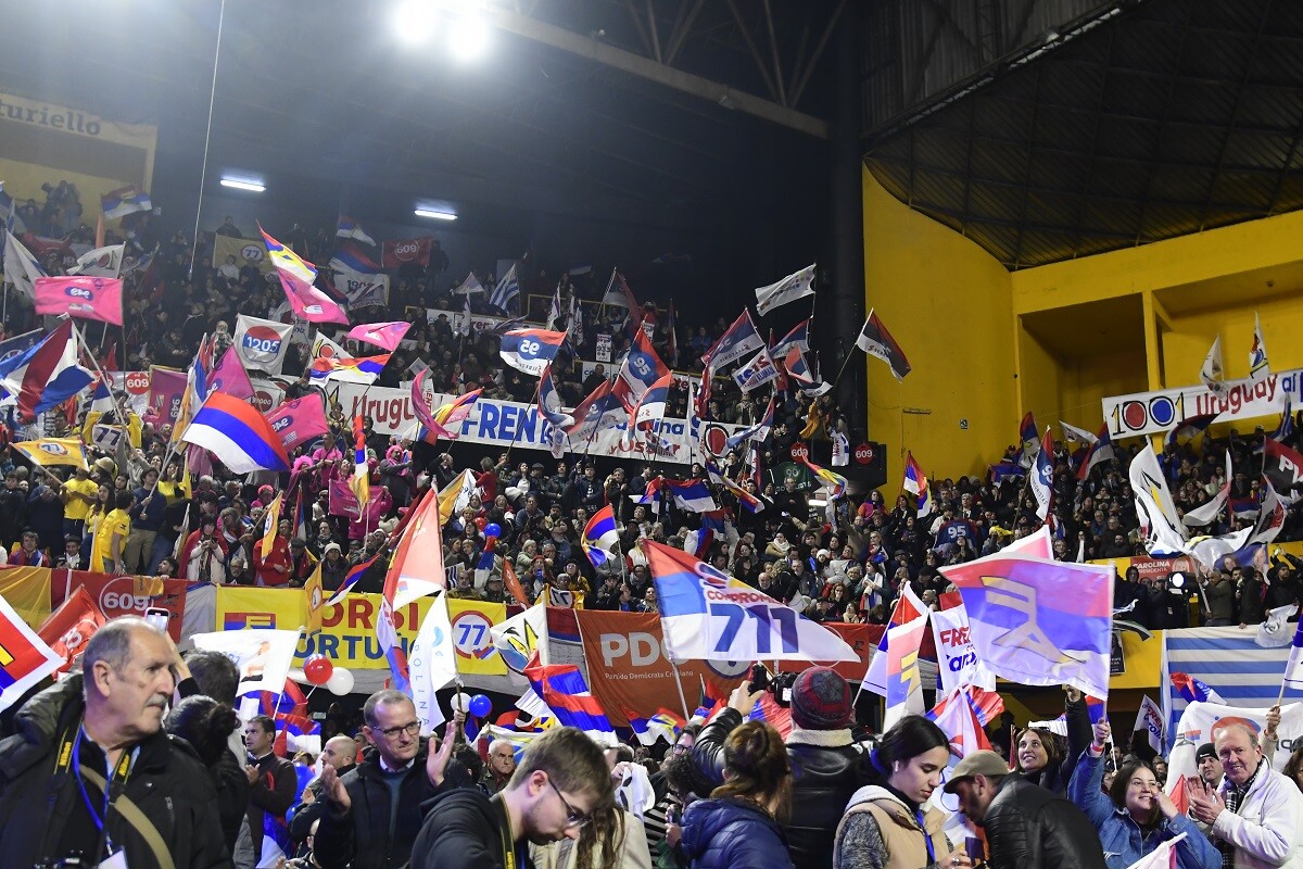 Acto de cierre del Frente Amplio en el Palacio Peñarol