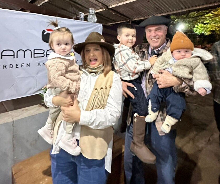 Mariel y los nietos.jpg