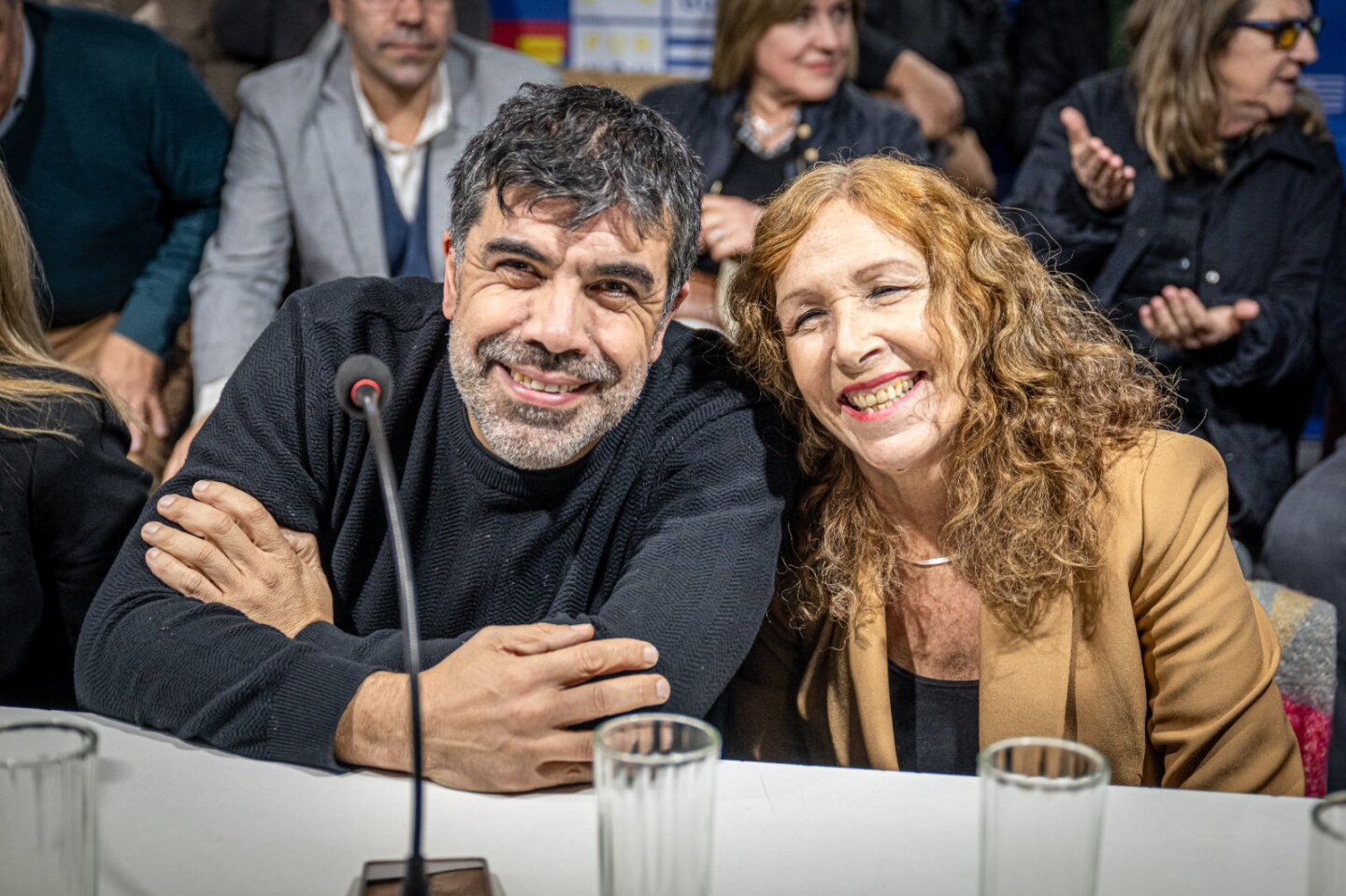 Interna del FA. Óscar Andrade y Constanza Moreira.