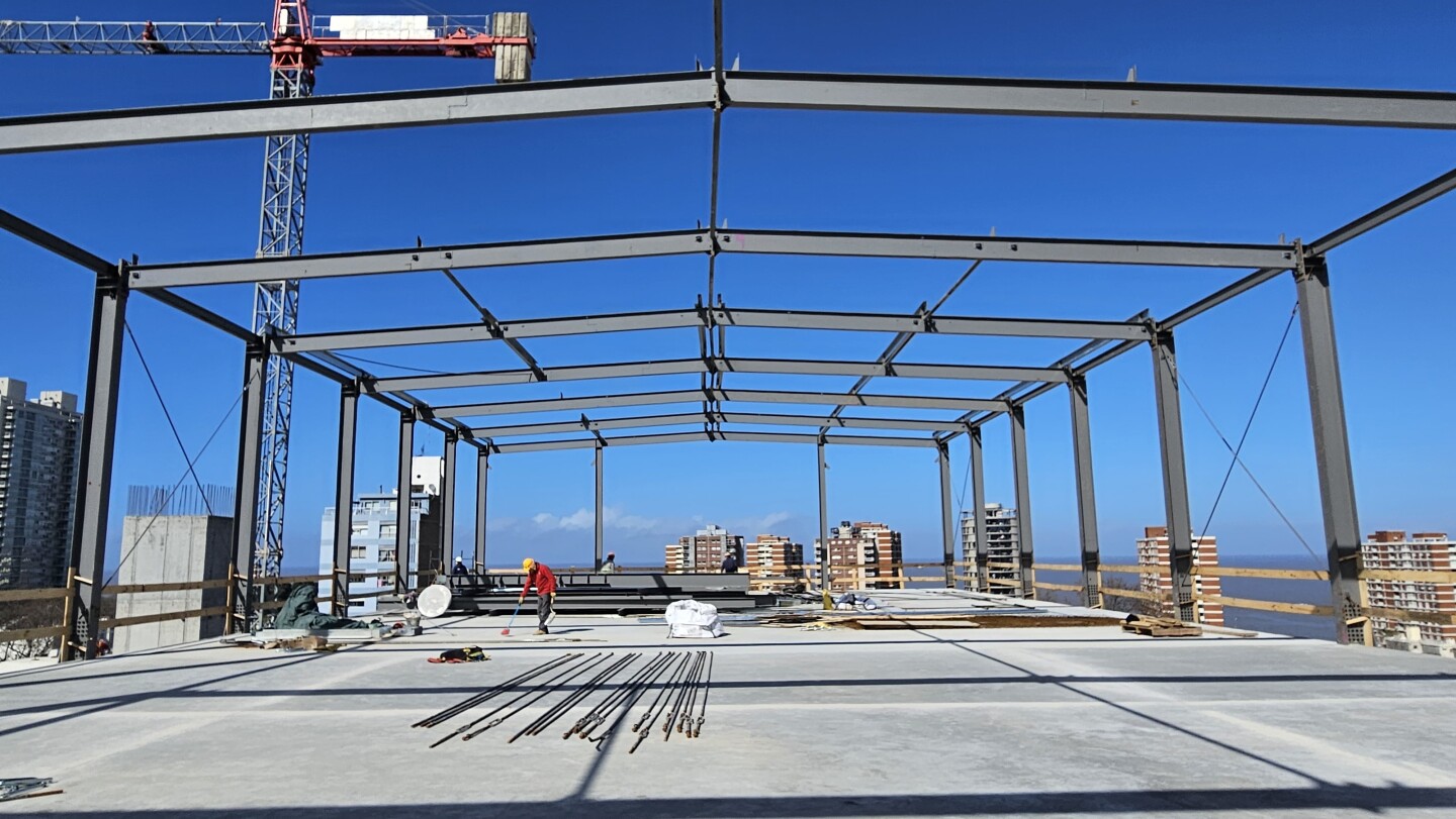 Obra del polideportivo del Elbio Fernández
