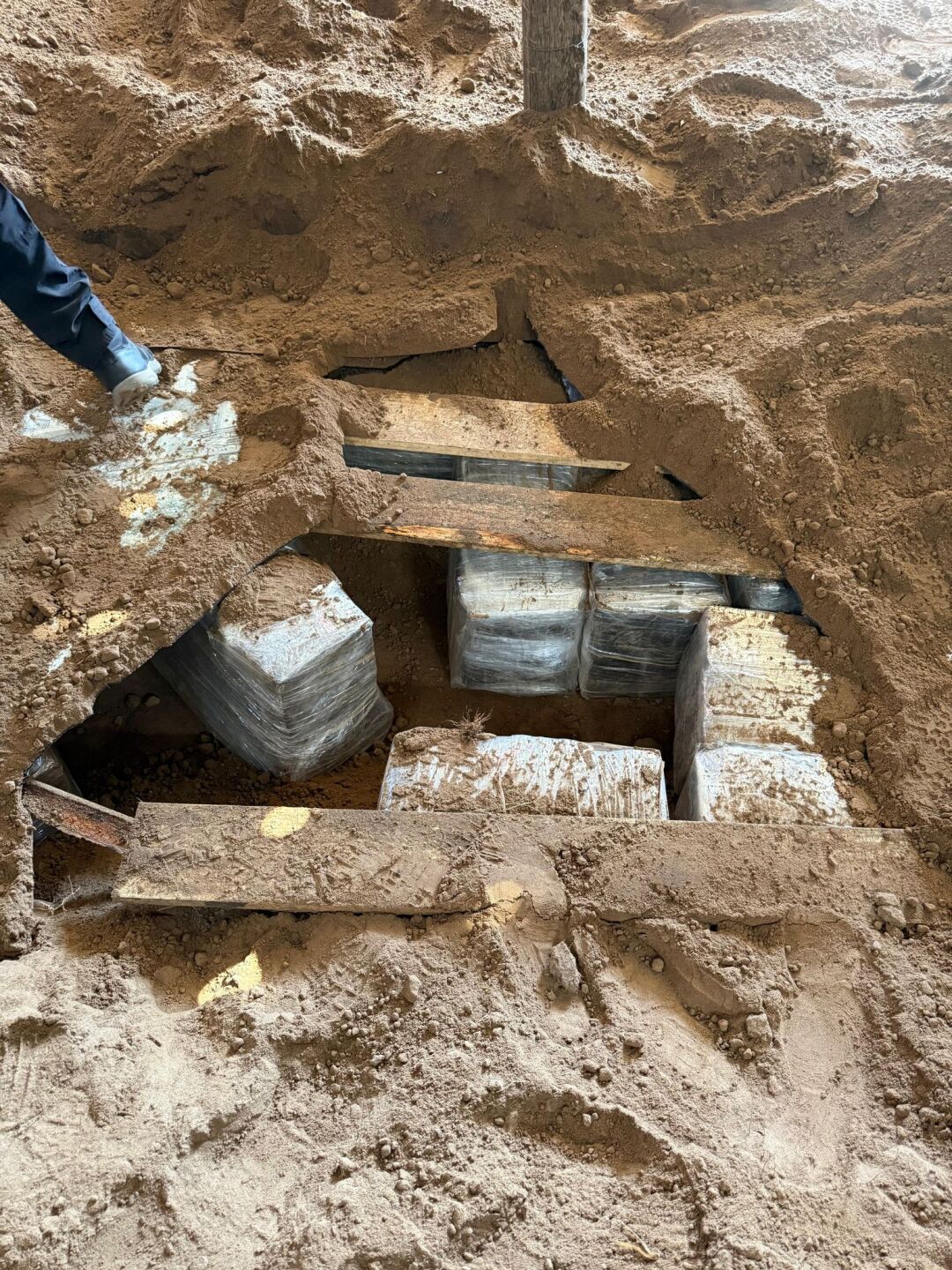 Incautación de más de dos toneladas de cocaína.