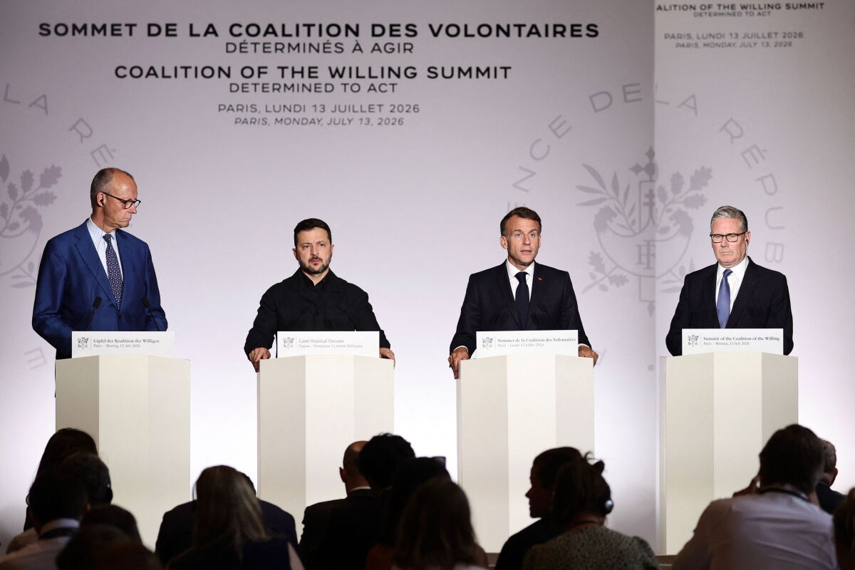 El canciller alemán, Friedrich Merz, el presidente de Ucrania, Volodímir Zelenski, el presidente de Francia, Emmanuel Macron, y el primer ministro británico, Keir Starmer, ofrecen una rueda de prensa conjunta tras la cumbre de la «Coalición de los Voluntarios»