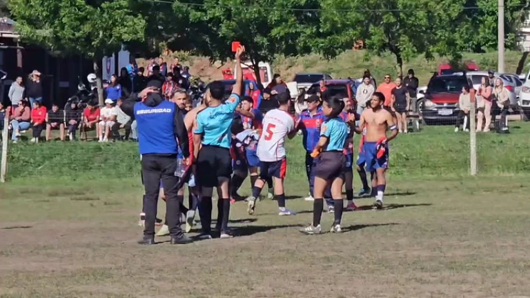 Futbolista de Maldonado agrede a un árbitro