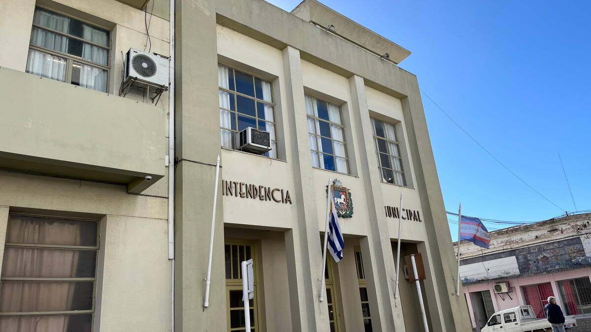 Fachada del edificio central de la Intendencia de Soriano.