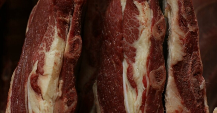Carne vacuna en abasto.
