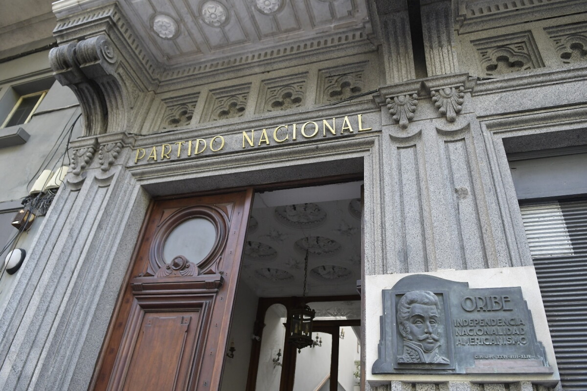 Condena de asesor blanco por lavado: FA busca conocer "alcance de los hechos" y Da Silva habla de "extirpar"