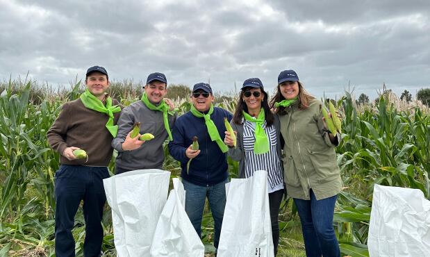 Hernán Zorrilla, Cristían Alamón, Pablo Mestre, Cristina Pica, Manuela García Pintos y Agustina Buenahora fueron los representantes del equipo de Rurales El País que regalaron su tiempo para trabajar en algo muy valioso.