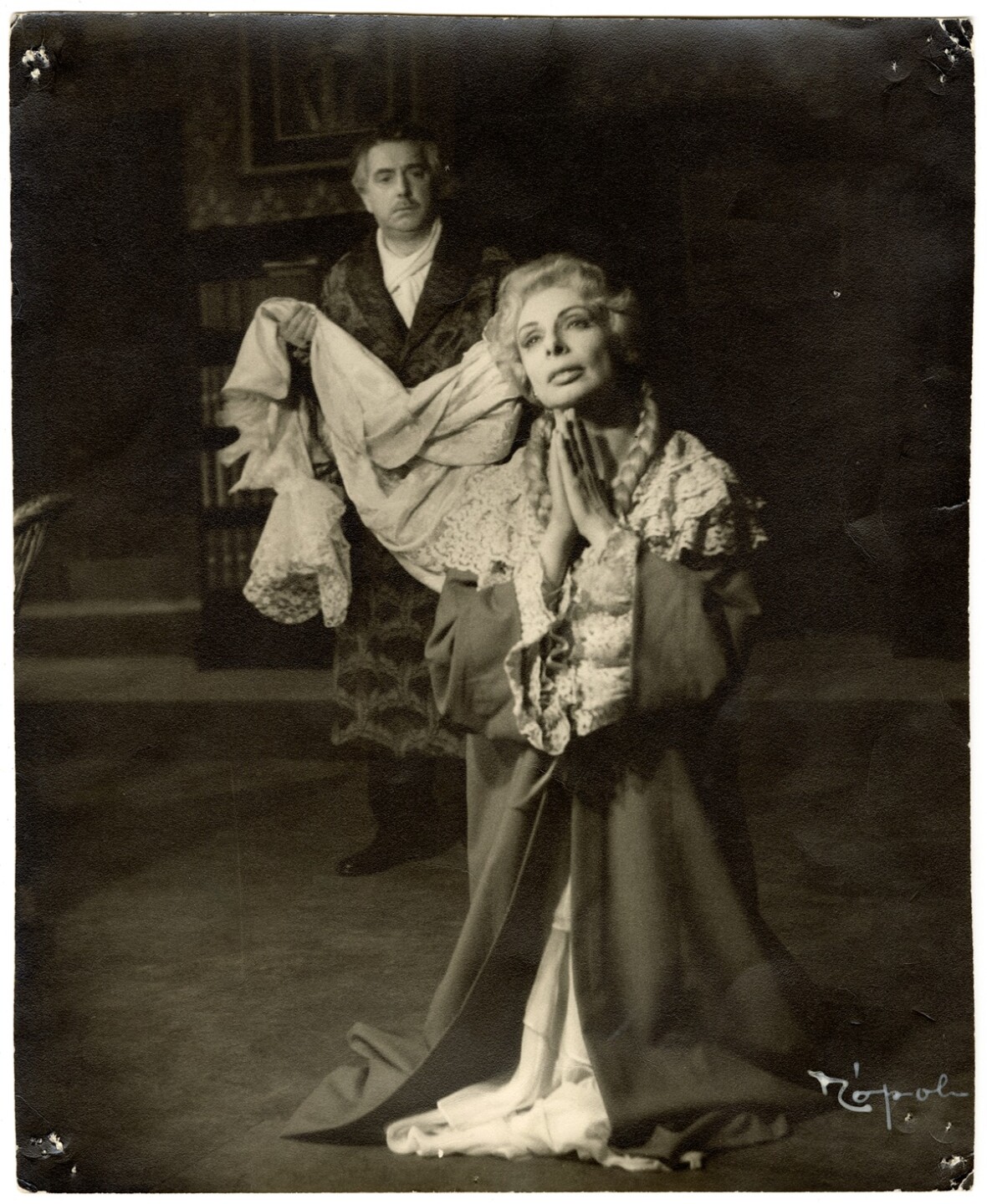Nelly Weissel en su debut en la Comedia Nacional, en 1961.
