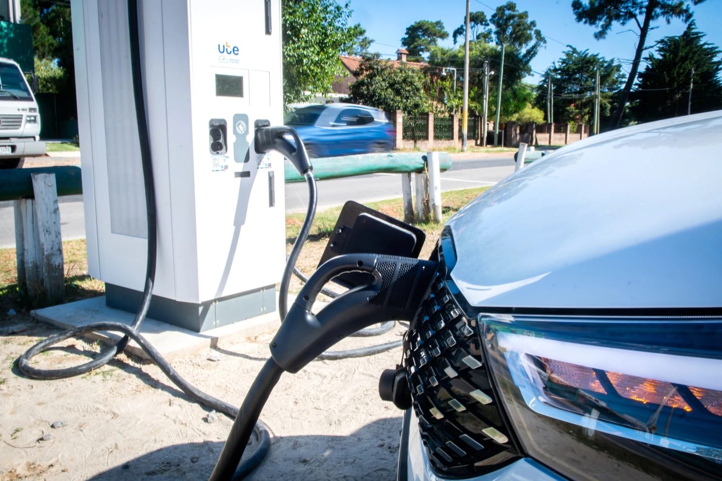 UTE. Este año instalará 140 nuevos cargadores de carga continua, algunos sustituirán los de carga alterna que ya tiene la empresa.