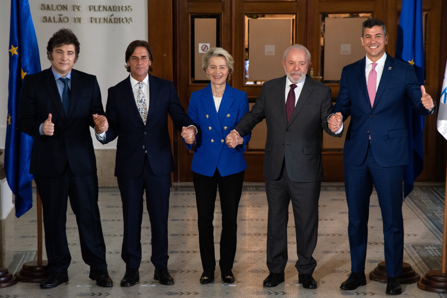 Úrsula von der Leyen junto a los presidentes de los países que integran el Mercosur.