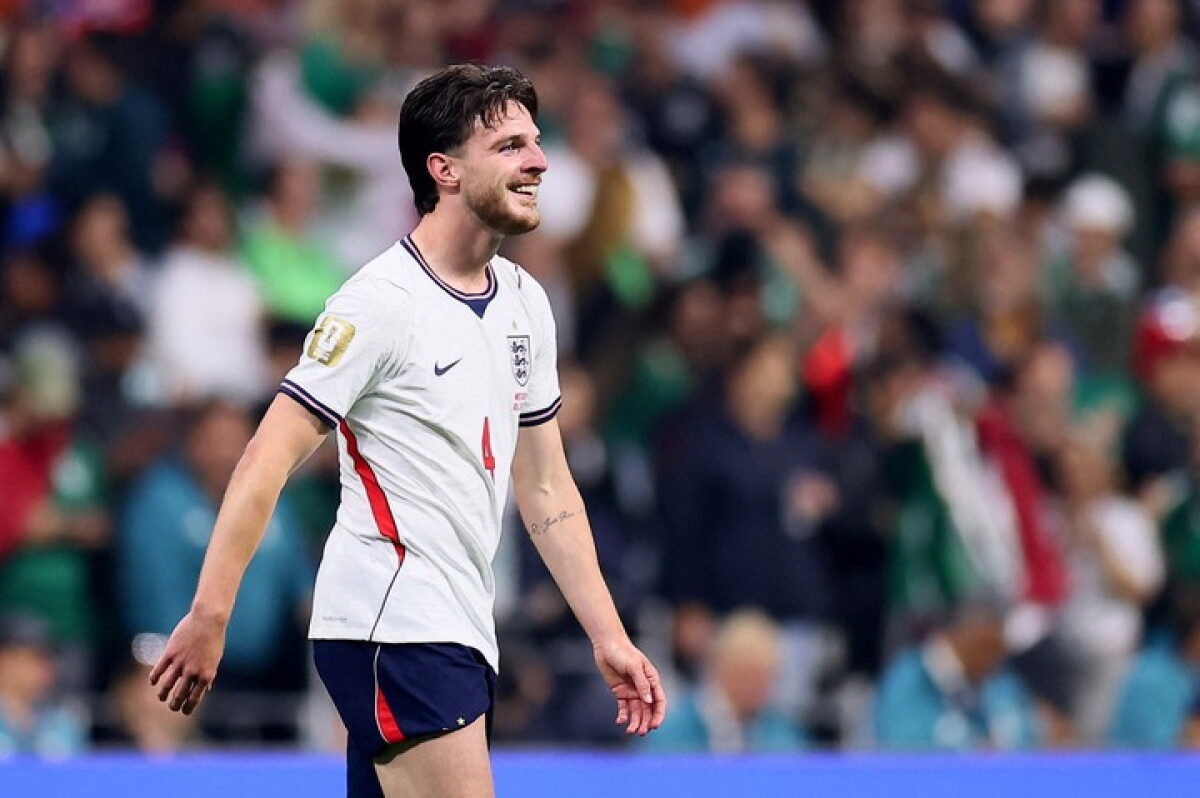 Declan Rise jugando para Inglaterra.