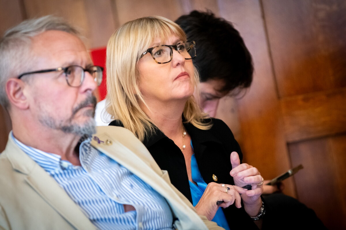 Leonel Briozzo y Cristina Lustemberg, subsecretario y ministra de Salud Pública.