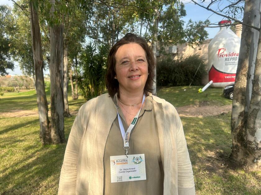 Dra. Gloria Arnaud.jpg