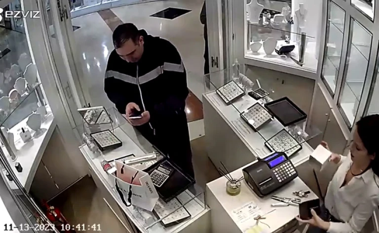 Robo en una joyería en un shopping de Mar del Plata