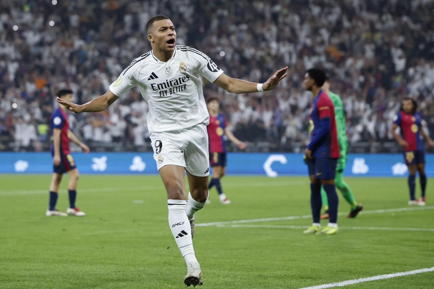 Kylian Mbappé celebrando un gol con Real Madrid.
