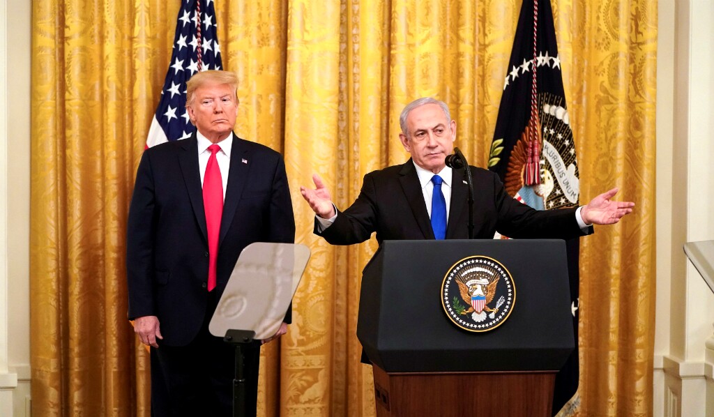 El plan fue presentado en la Casa Blanca por Trump acompañado por el primer ministro israelí Benjamín Netanyahu. Foto. Reuters