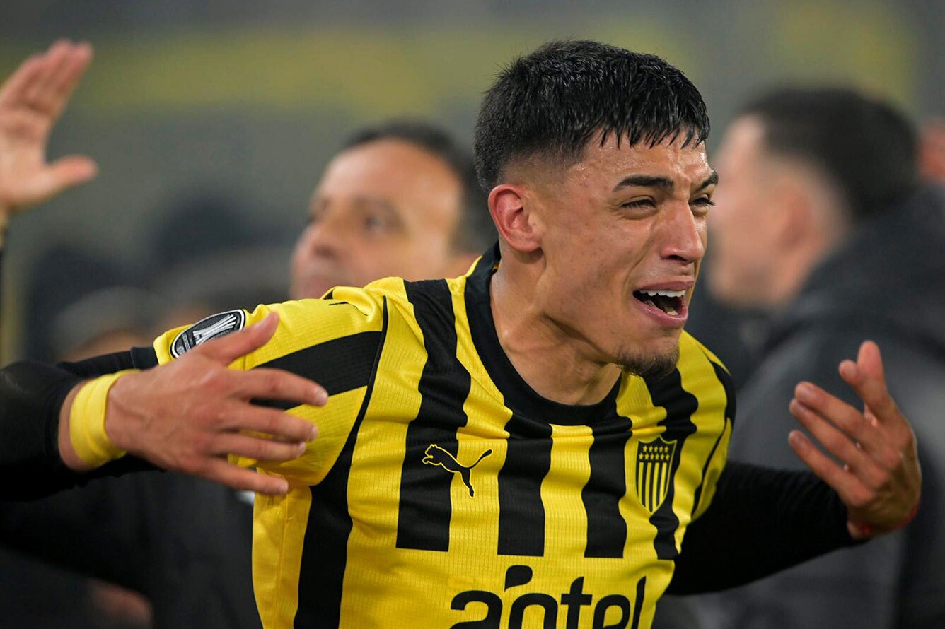 Guzmán Rodríguez y su festejo tras avanzar a semifinales de Copa Libertadores con Peñarol.