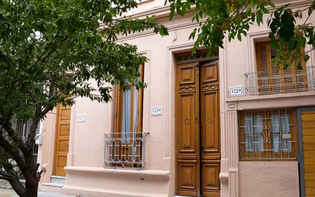 IMM ofrece préstamos sin intereses para refaccionar viviendas en varias zonas de Montevideo: cómo acceder