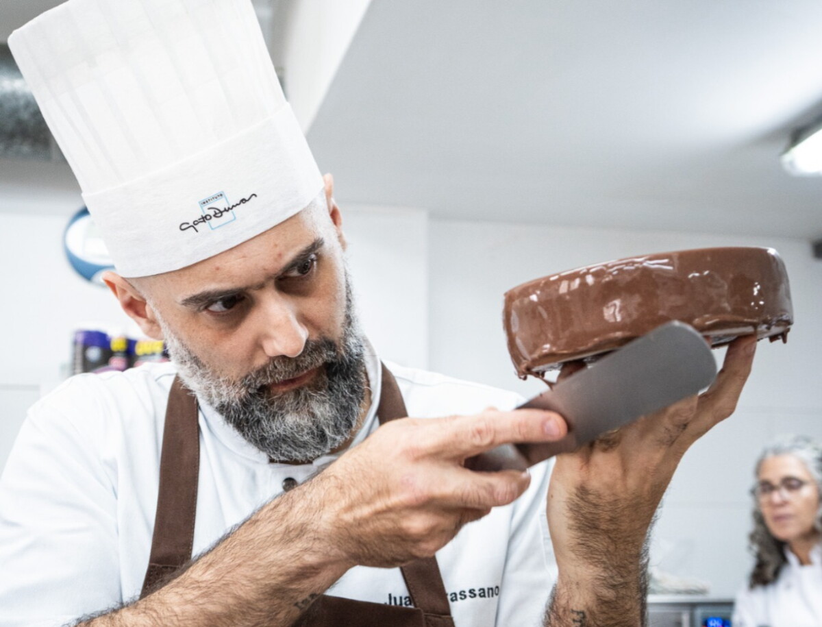 Una tarta con chocolate y butiá representará a Uruguay en la final internacional del Premio Paco Torreblanca