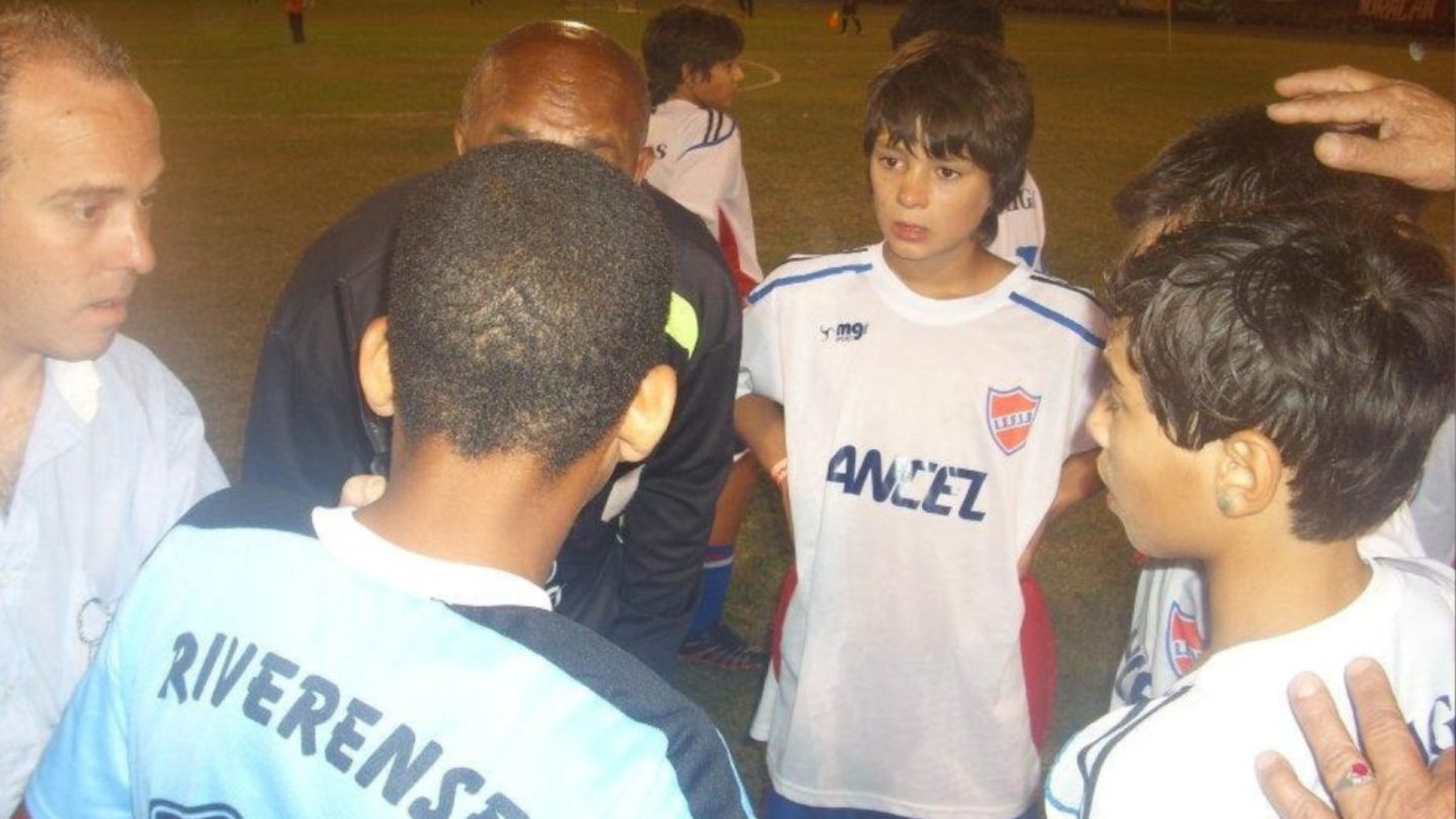 Ronald Araujo y Darwin Núñez en un duelo entre Rivera y Artigas.