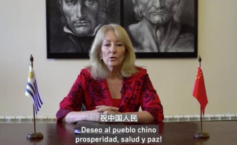 Carolina Cosse desea a China un feliz año